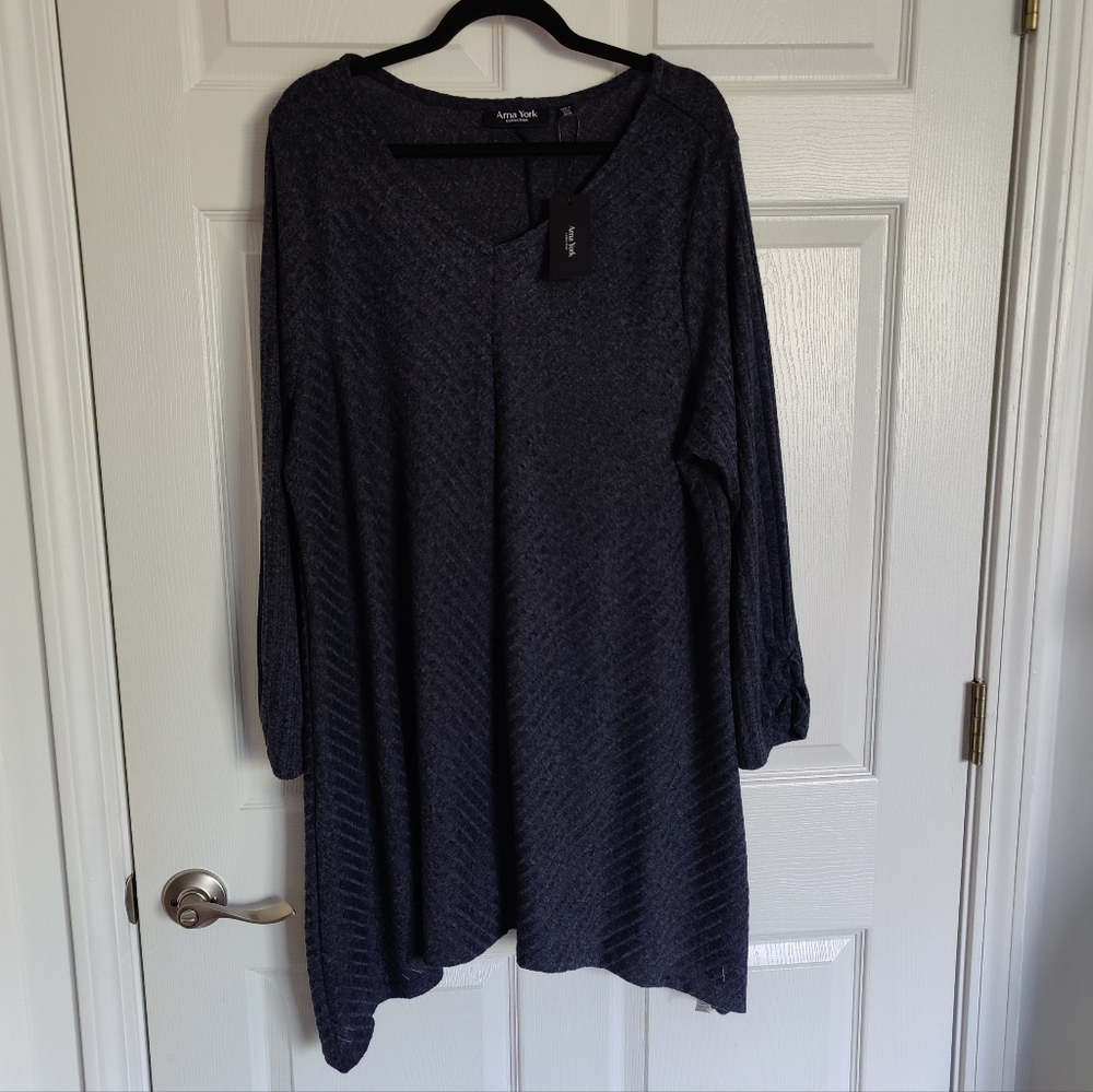 Arna York Shark bite Knit Blouse